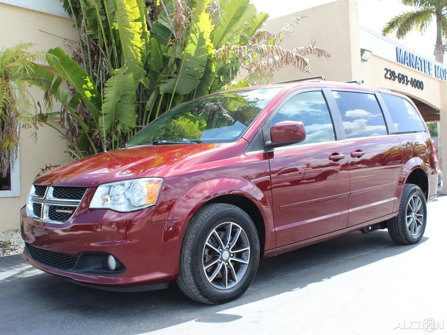 2017 Dodge Caravan - Image 6 of 12