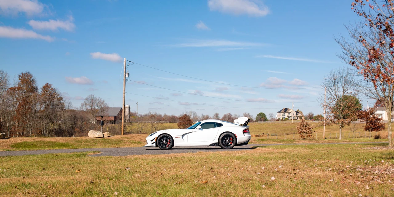 2017 Dodge Viper ACR 5th Gen - Image 2 of 31