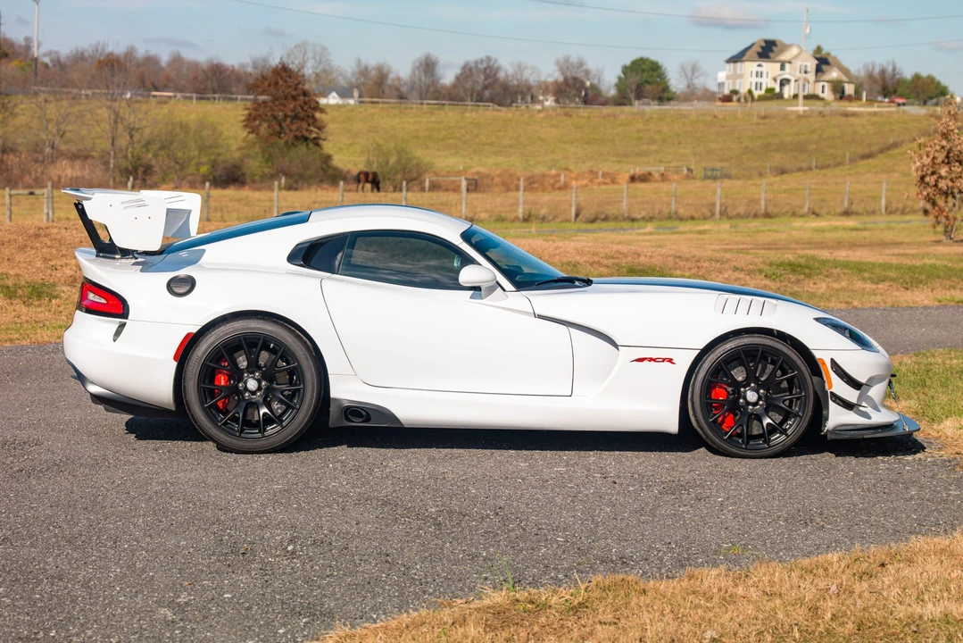 2017 Dodge Viper ACR 5th Gen - Image 27 of 31