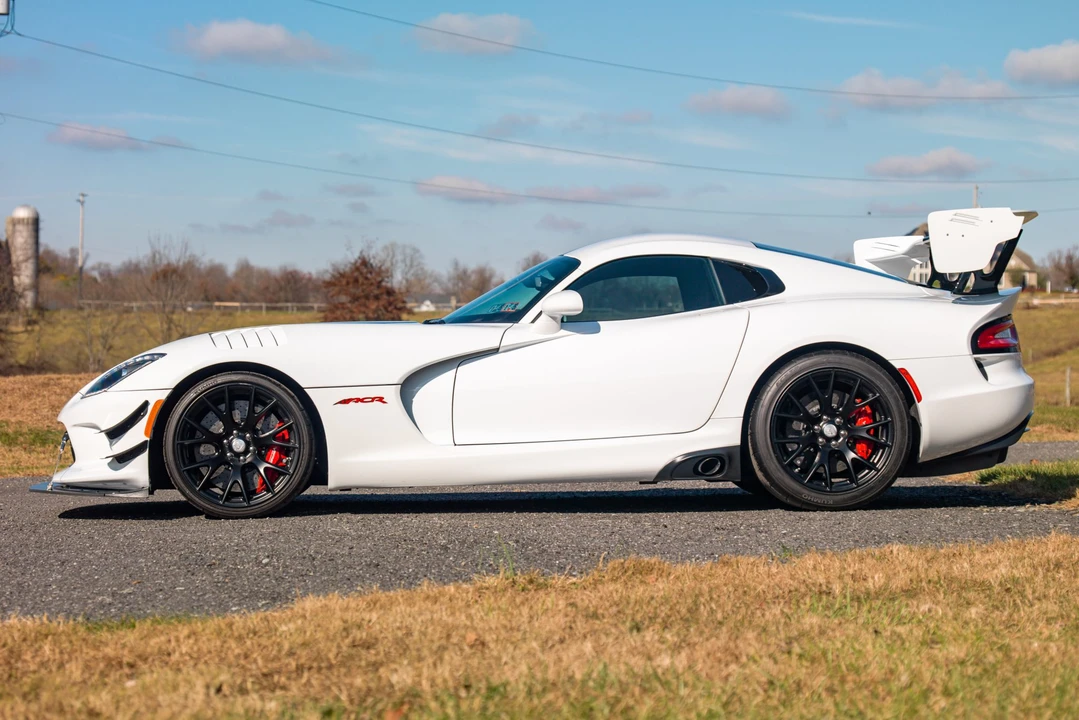 2017 Dodge Viper ACR 5th Gen - Image 13 of 31