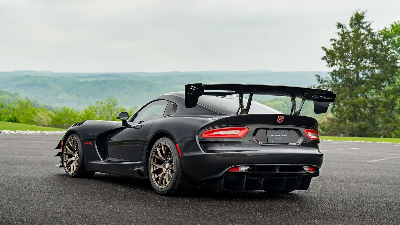 2017 Dodge Viper ACR 5th Gen - Image 16 of 31