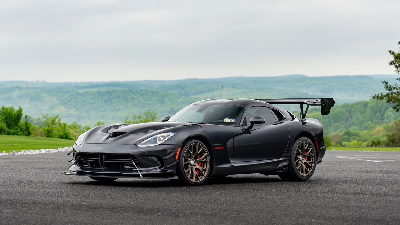 2017 Dodge Viper ACR 5th Gen - Image 2 of 31