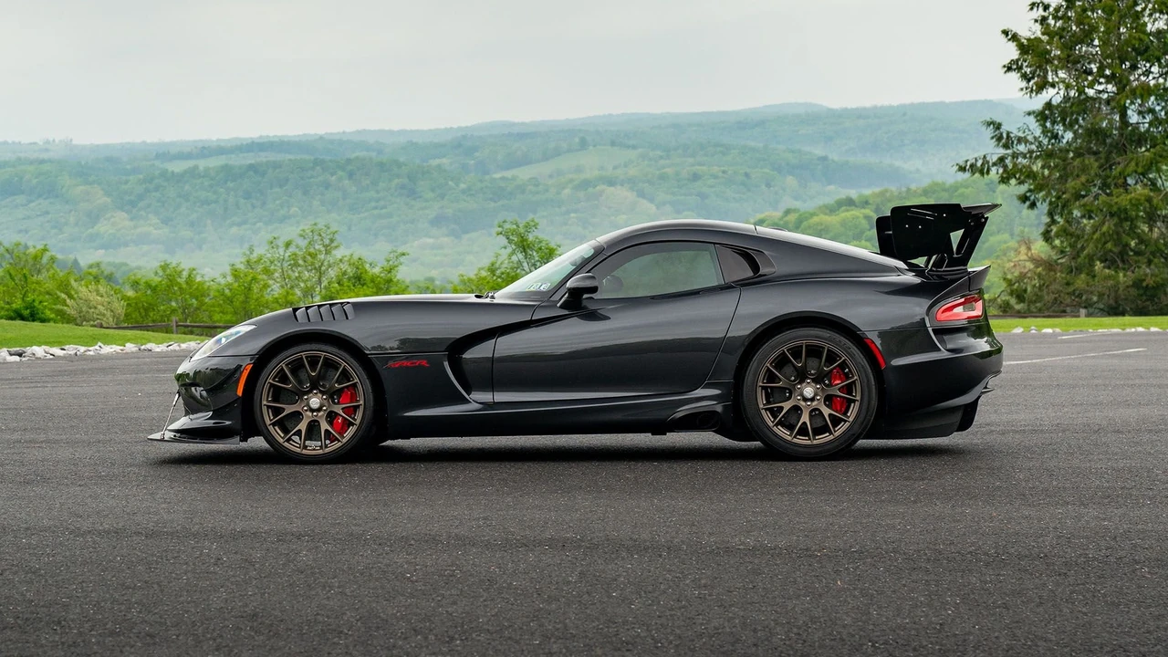 2017 Dodge Viper ACR 5th Gen - Image 17 of 31