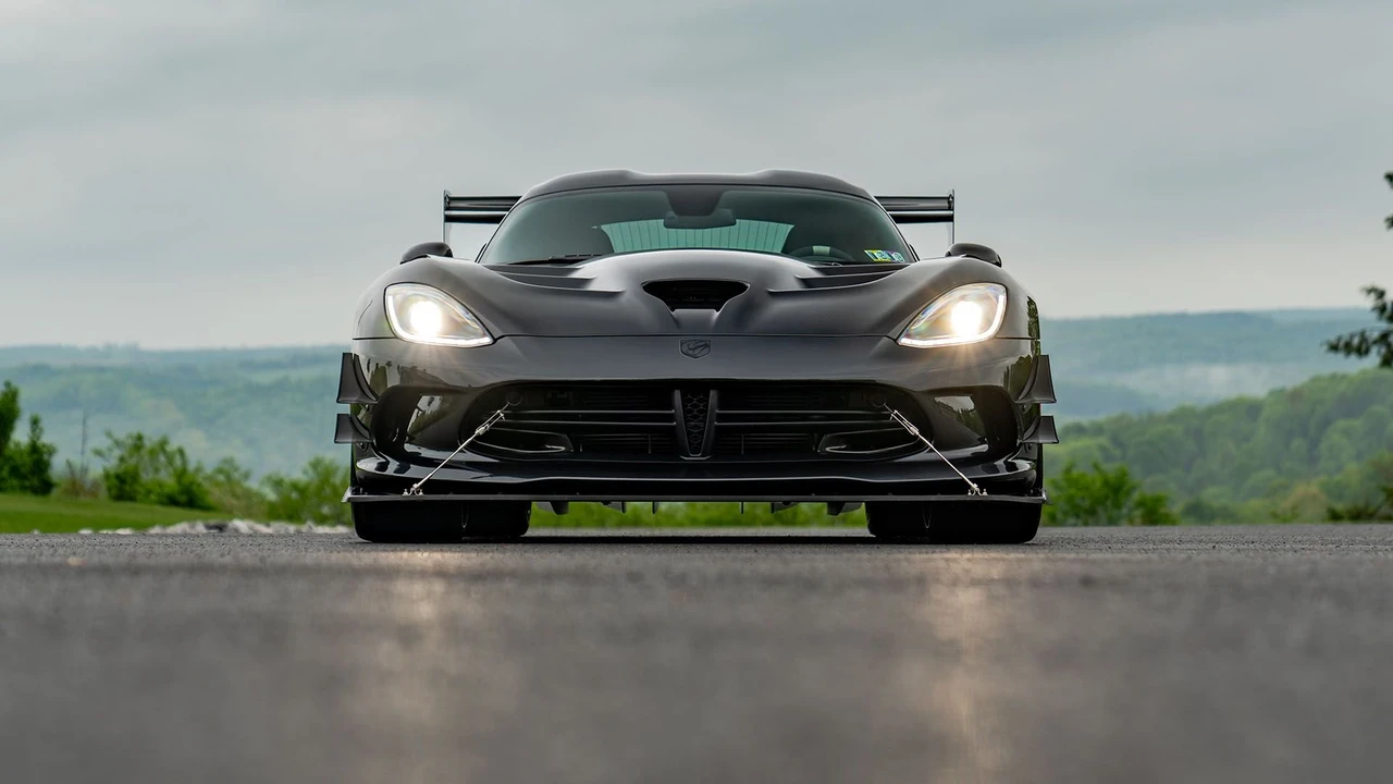 2017 Dodge Viper ACR 5th Gen - Image 15 of 31