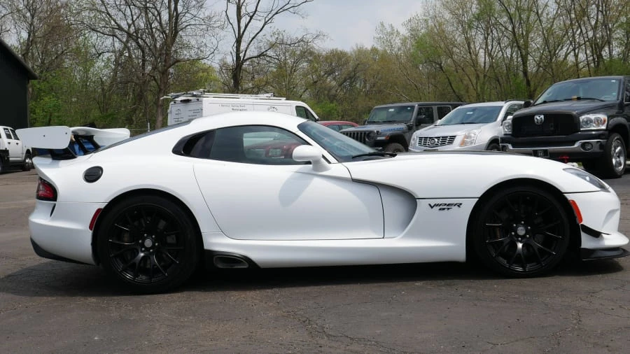 2017 Dodge Viper 5th Gen - Image 2 of 29
