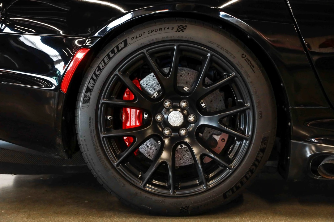 2017 Dodge Viper ACR 5th Gen - Image 14 of 31