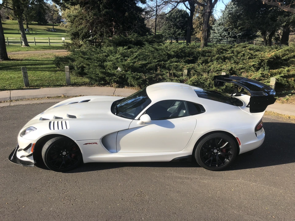 2020 Dodge Viper - Image 2 of 13