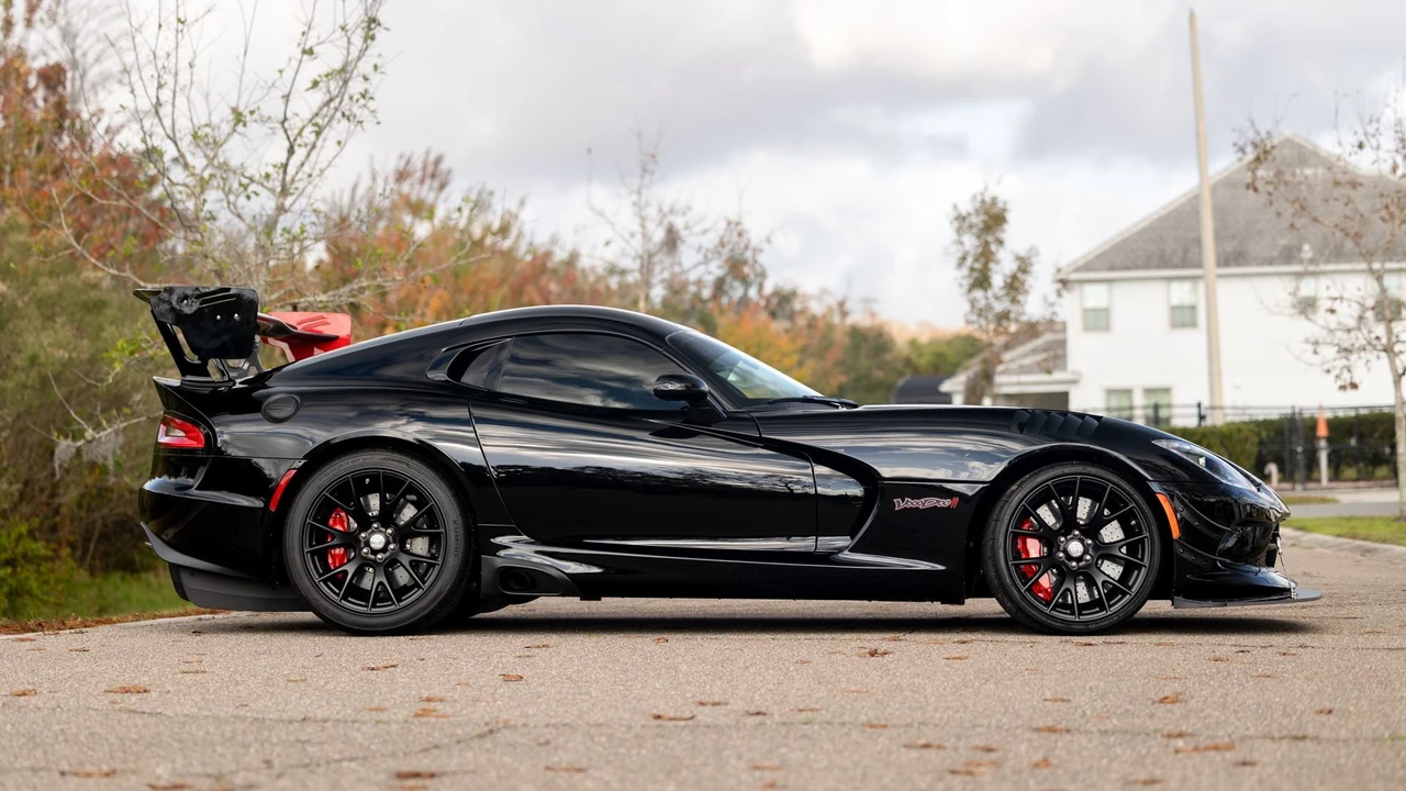 2017 Dodge Viper ACR 5th Gen - Image 22 of 31
