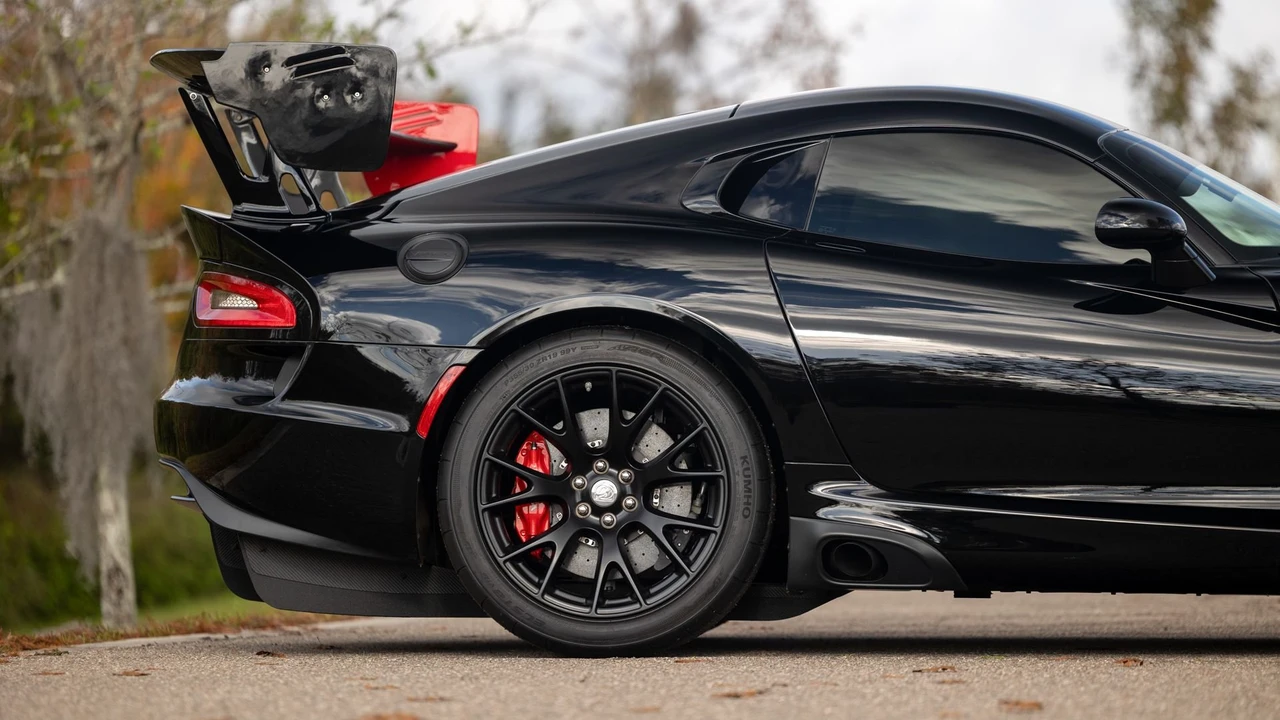 2017 Dodge Viper ACR 5th Gen - Image 21 of 31