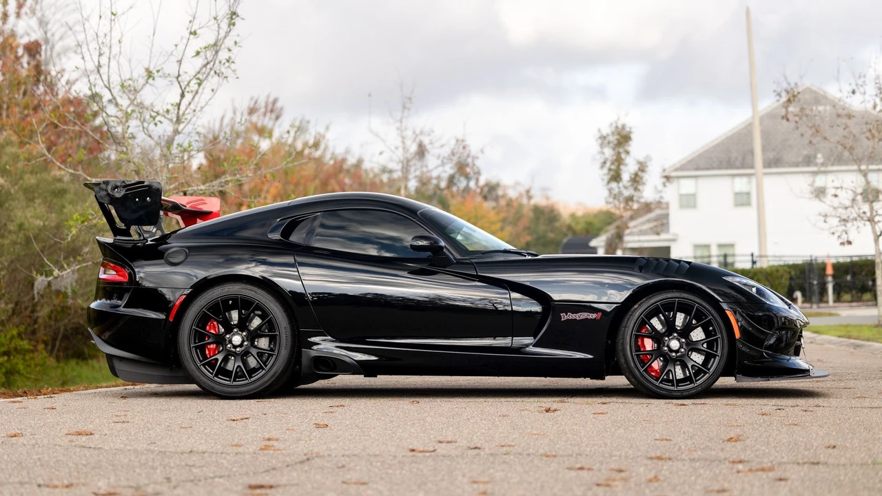 2017 Dodge Viper ACR 5th Gen - Image 4 of 31