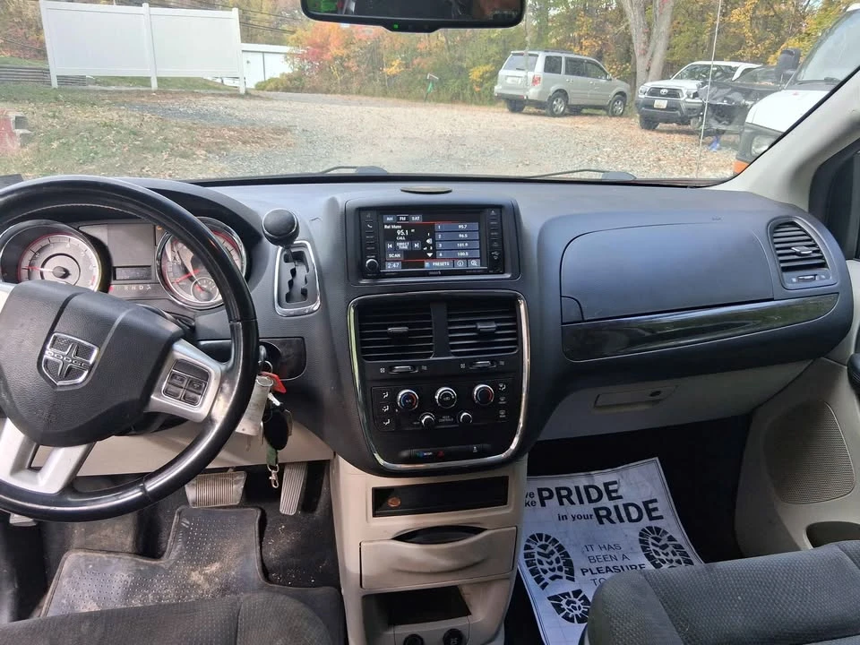 2017 Dodge Caravan - Image 4 of 7