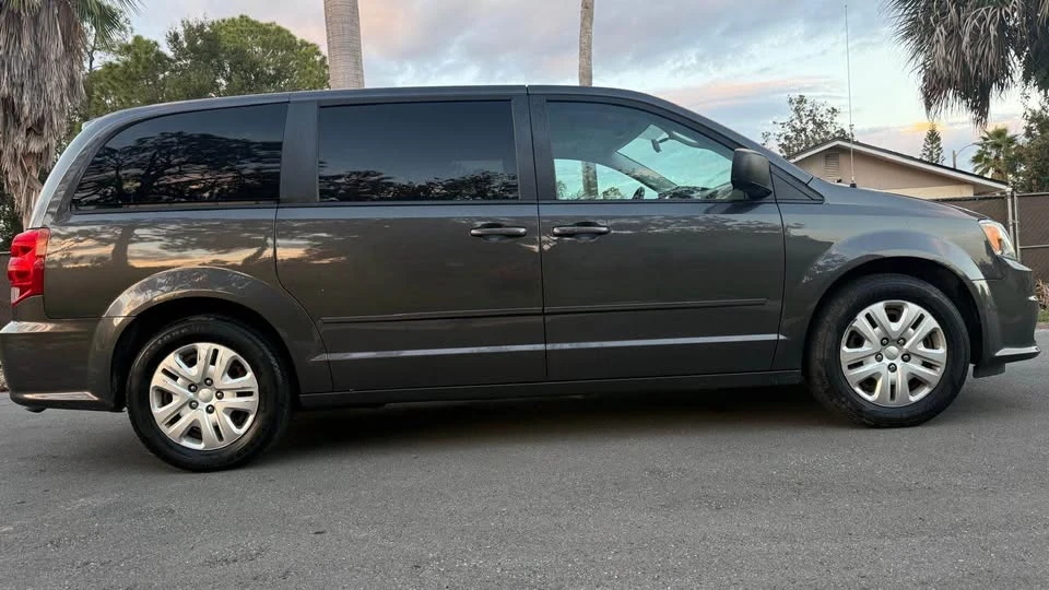 2017 Dodge Caravan - Image 3 of 15