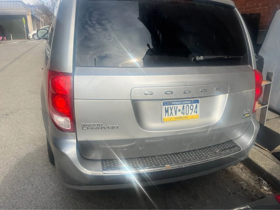 2017 Dodge Caravan - Image 3 of 3