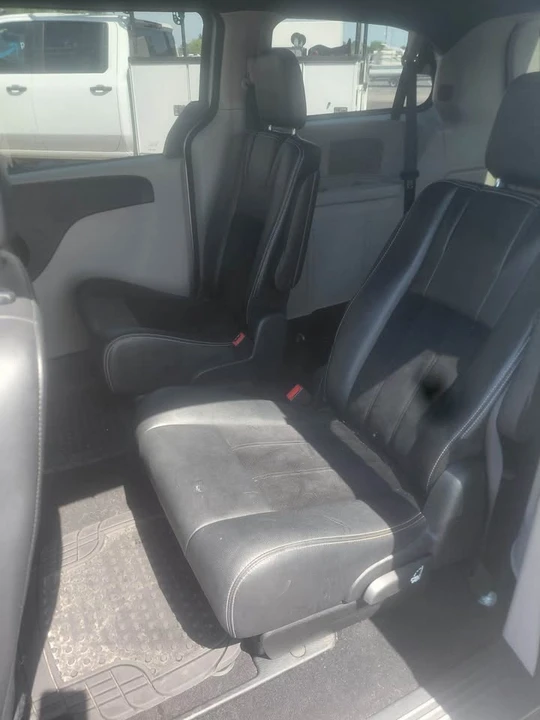 2017 Dodge Caravan - Image 3 of 5