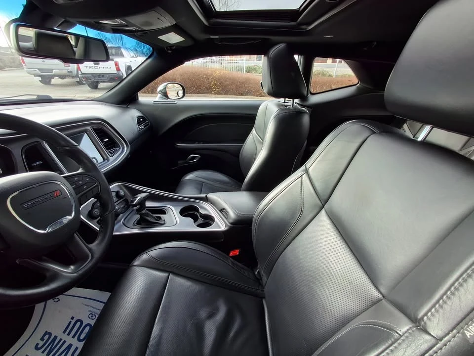 2017 Dodge Challenger 3rd Gen - Image 5 of 6