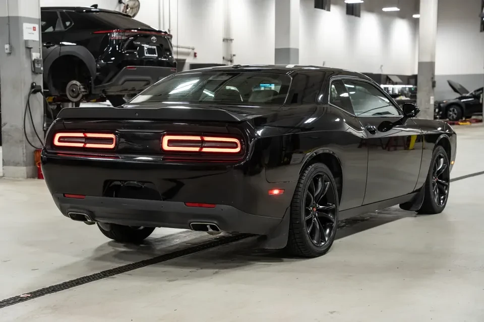 2017 Dodge Challenger 3rd Gen - Image 4 of 12