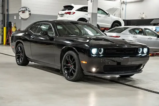 2017 Dodge Challenger SXT Plus