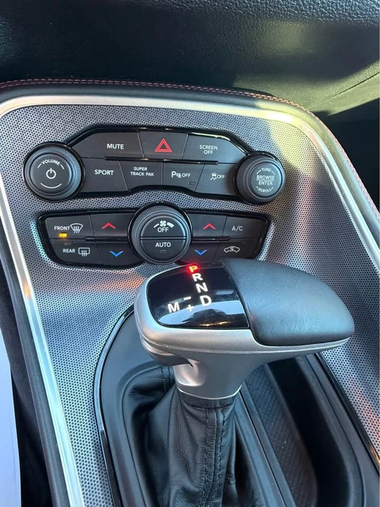 2017 Dodge Challenger 3rd Gen - Image 14 of 16