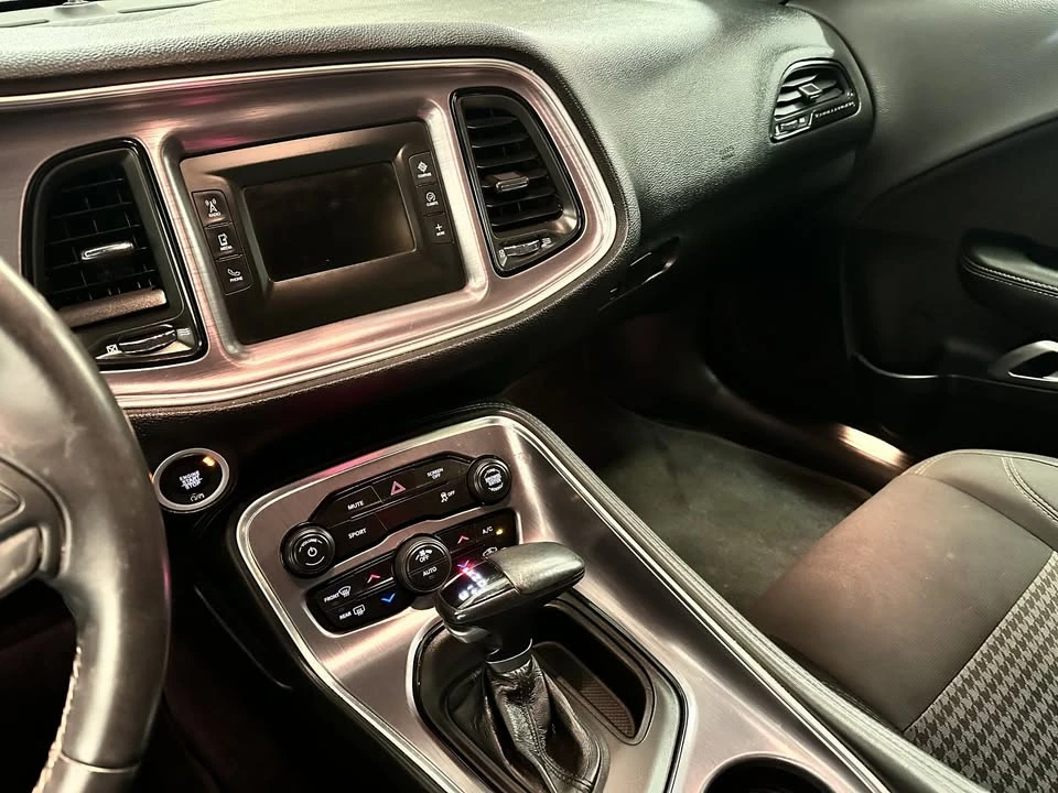 2017 Dodge Challenger 3rd Gen - Image 9 of 18