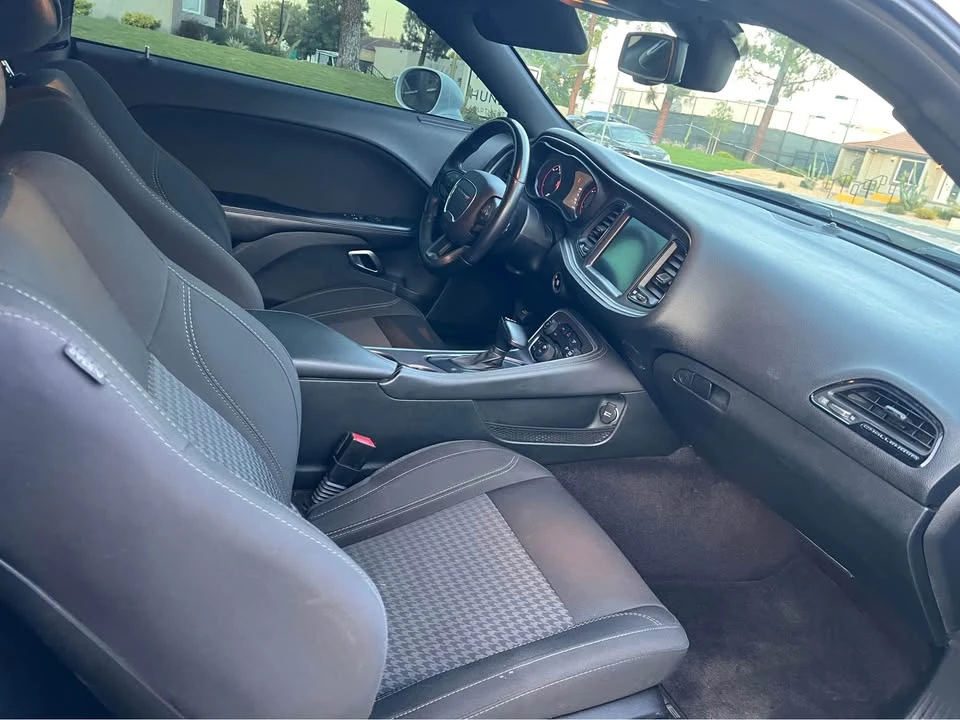 2017 Dodge Challenger 3rd Gen - Image 10 of 17