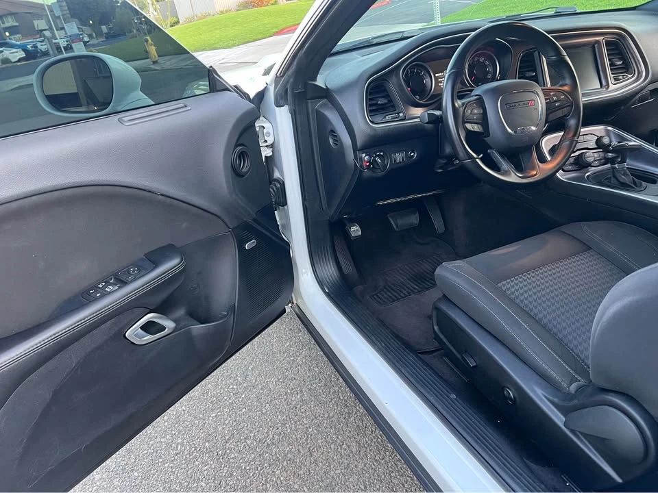 2017 Dodge Challenger 3rd Gen - Image 12 of 17