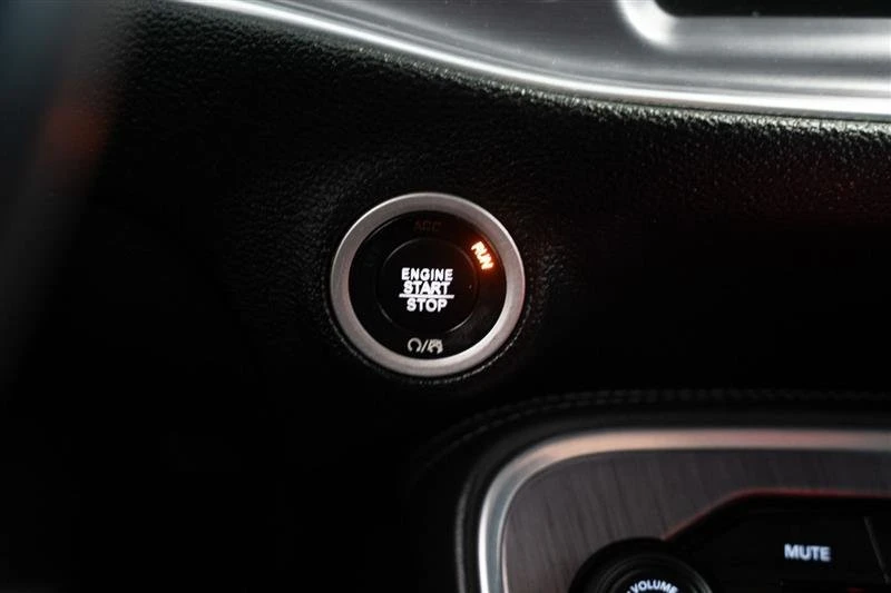 2017 Dodge Challenger 3rd Gen - Image 16 of 19