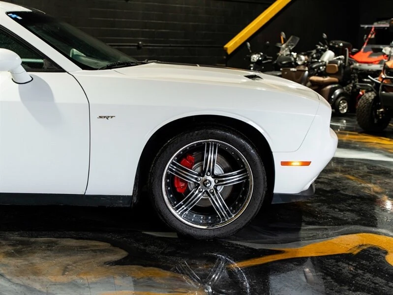 2017 Dodge Challenger 3rd Gen - Image 9 of 10