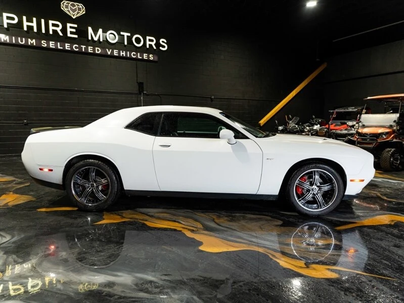 2017 Dodge Challenger 3rd Gen - Image 5 of 10