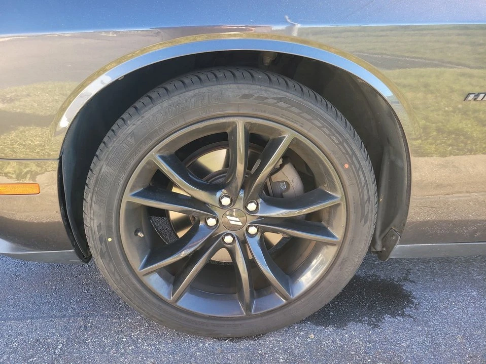 2017 Dodge Challenger 3rd Gen - Image 9 of 10