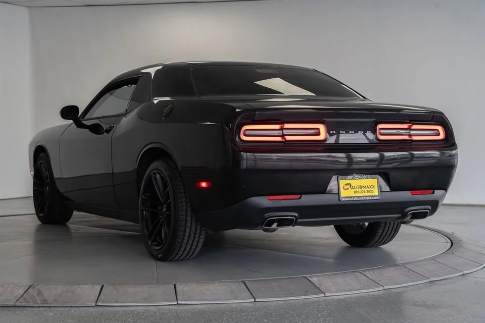 2017 Dodge Challenger 3rd Gen - Image 5 of 16
