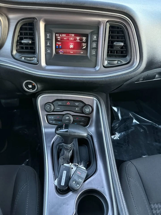 2017 Dodge Challenger 3rd Gen - Image 15 of 20