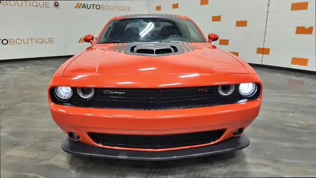 2017 Dodge Challenger 392 Hemi Scat Pack Shaker