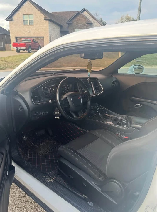 2017 Dodge Challenger 3rd Gen - Image 7 of 8