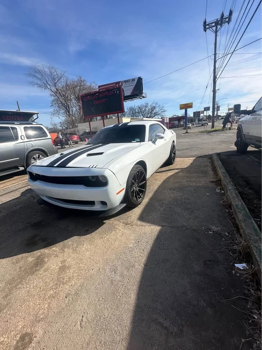 2017 Dodge Challenger 3rd Gen - Image 4 of 8