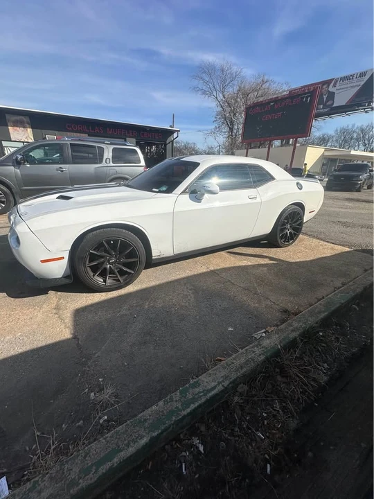 2017 Dodge Challenger 3rd Gen - Image 5 of 8