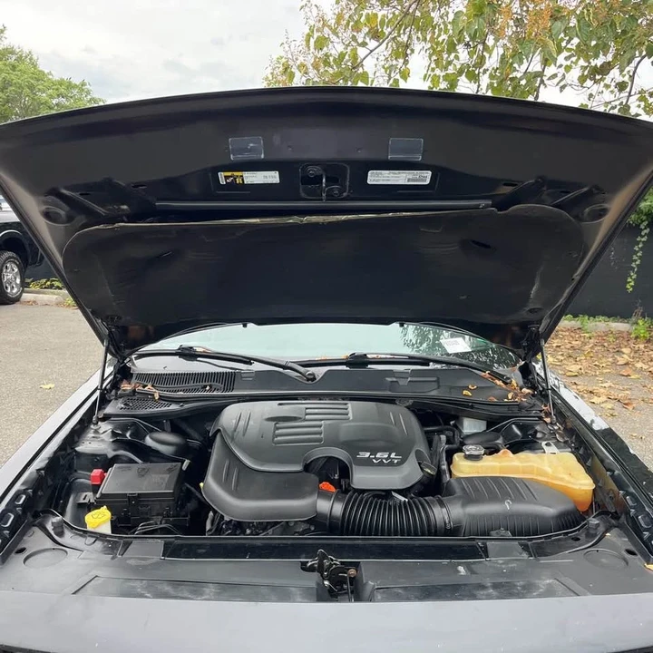 2017 Dodge Challenger 3rd Gen - Image 4 of 15
