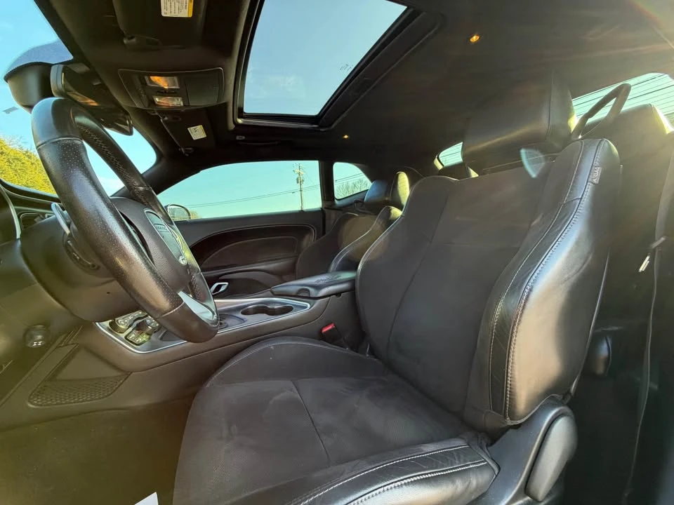 2017 Dodge Challenger 3rd Gen - Image 9 of 17
