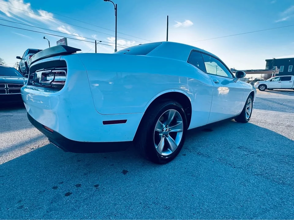 2017 Dodge Challenger 3rd Gen - Image 4 of 8