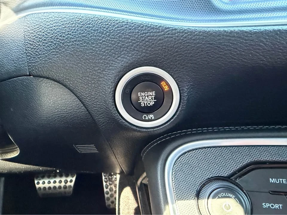 2017 Dodge Challenger 3rd Gen - Image 14 of 17