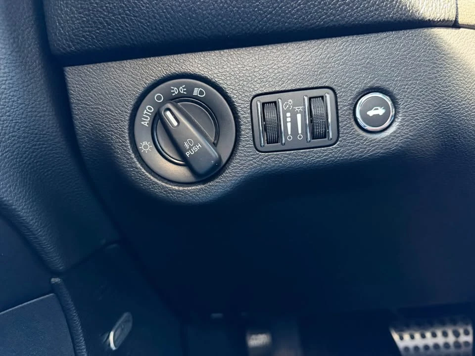 2017 Dodge Challenger 3rd Gen - Image 15 of 17