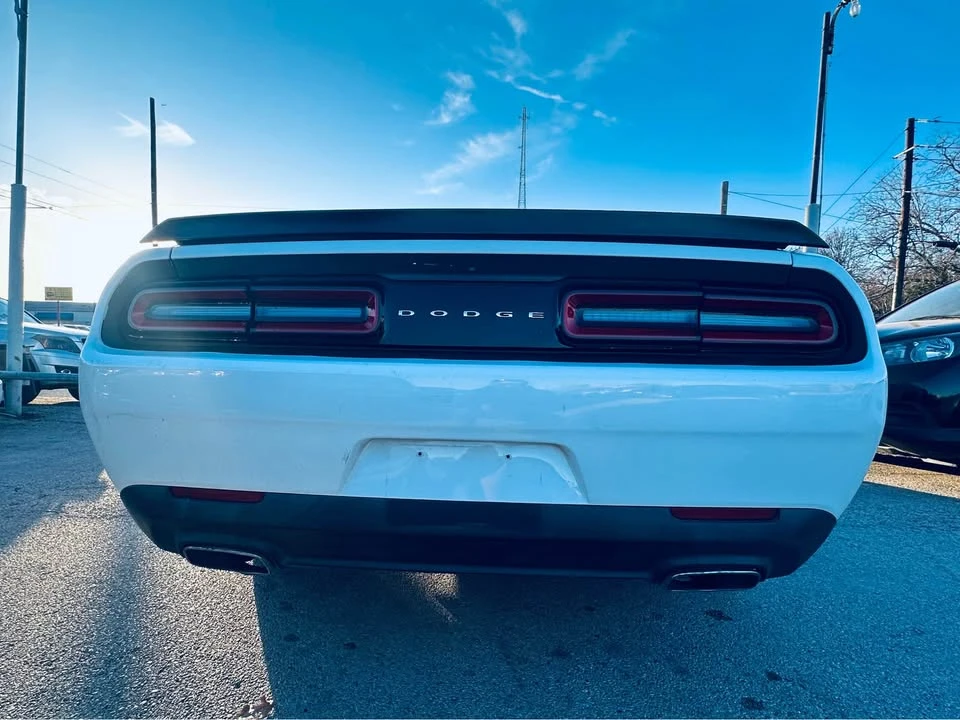 2017 Dodge Challenger 3rd Gen - Image 5 of 8
