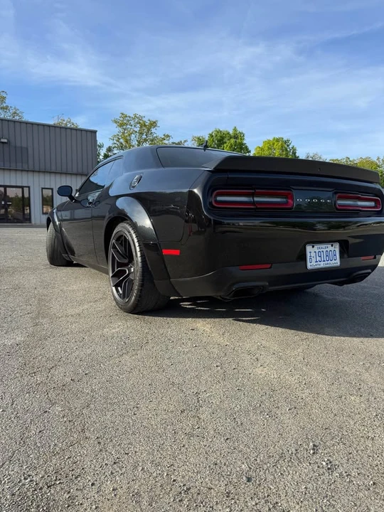 2016 Dodge Challenger SRT Hellcat 3rd Gen - Image 5 of 10