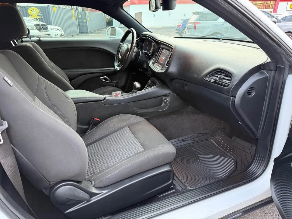 2017 Dodge Challenger 3rd Gen - Image 9 of 17