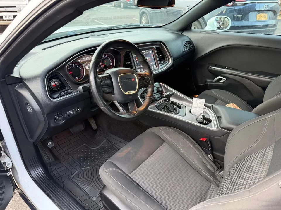 2017 Dodge Challenger 3rd Gen - Image 11 of 17