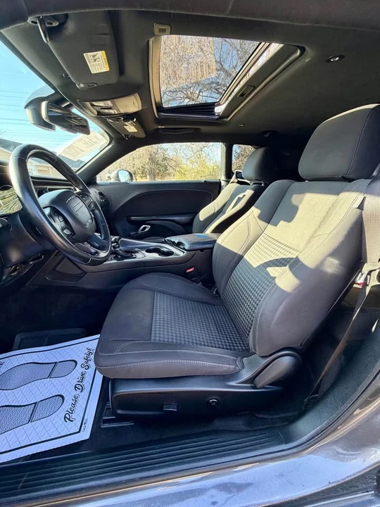 2017 Dodge Challenger 3rd Gen - Image 5 of 6