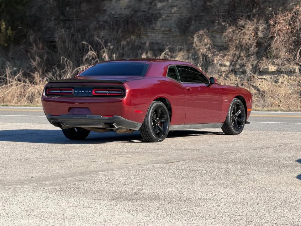 2017 Dodge Challenger 3rd Gen - Image 4 of 15