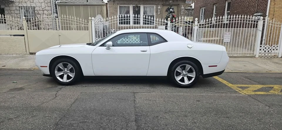 2017 Dodge Challenger 3rd Gen - Image 9 of 16