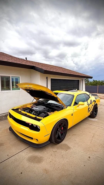 2017 Dodge Challenger SRT Hellcat 3rd Gen - Image 4 of 9