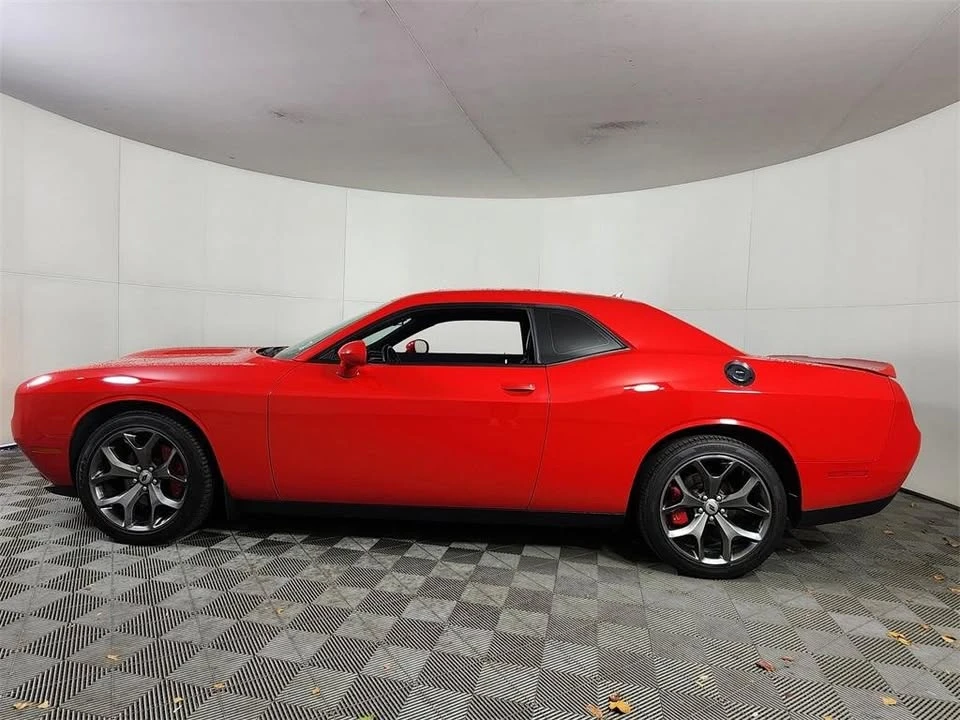 2017 Dodge Challenger 3rd Gen - Image 5 of 12