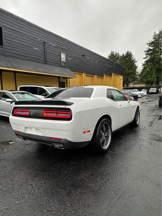2017 Dodge Challenger 3rd Gen - Image 5 of 12